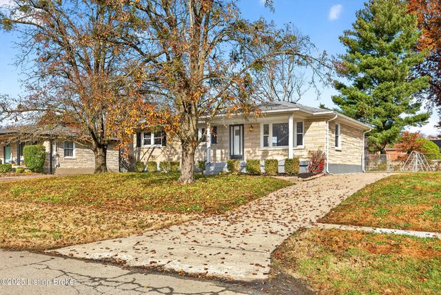 9118 Wanlou Dr, Louisville, KY 40272