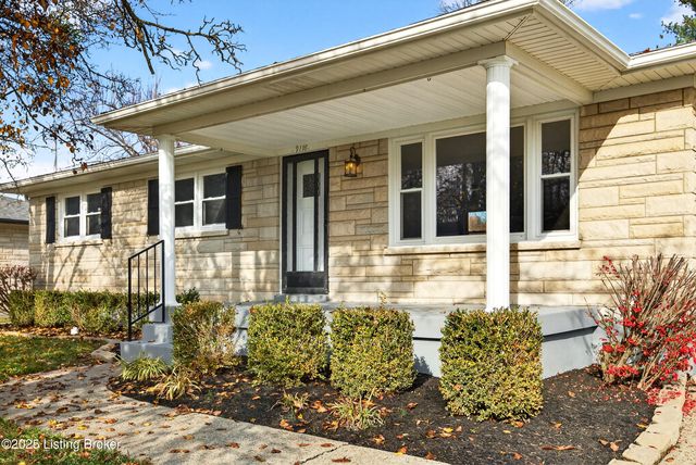 9118 Wanlou Dr, Louisville, KY 40272