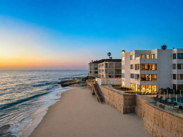 100 S Coast Blvd 104, La Jolla, CA 92037