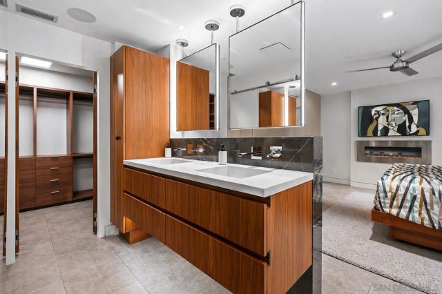 100 S Coast Blvd 104, La Jolla, CA 92037