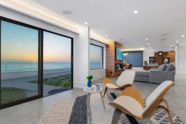 100 S Coast Blvd 104, La Jolla, CA 92037