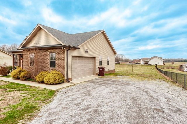 1699 Rapids Rd, Portland, TN 37148