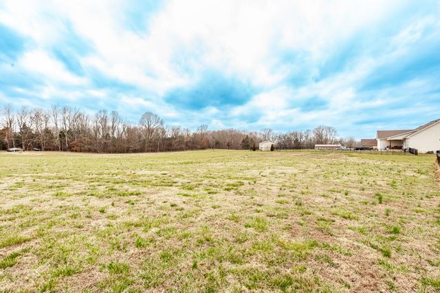 1699 Rapids Rd, Portland, TN 37148
