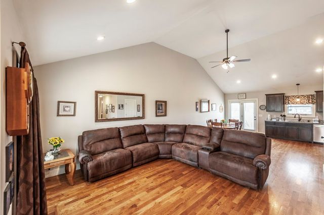 1699 Rapids Rd, Portland, TN 37148