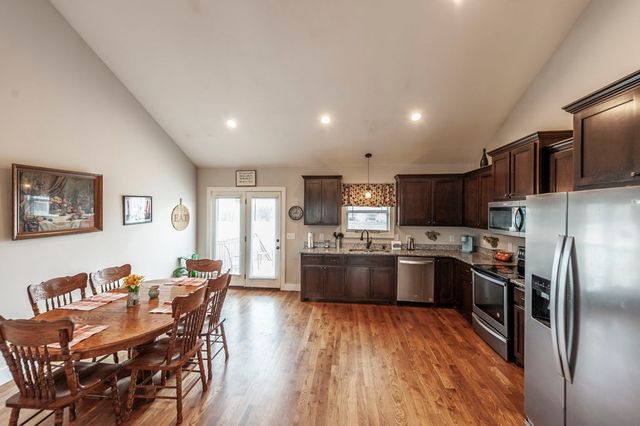 1699 Rapids Rd, Portland, TN 37148