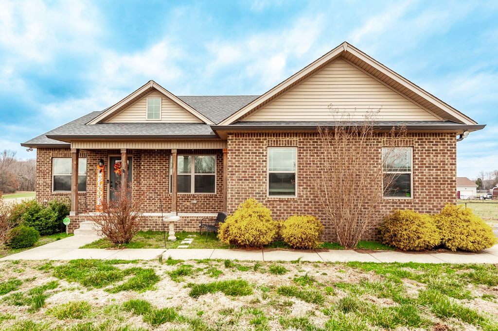 1699 Rapids Rd, Portland, TN 37148