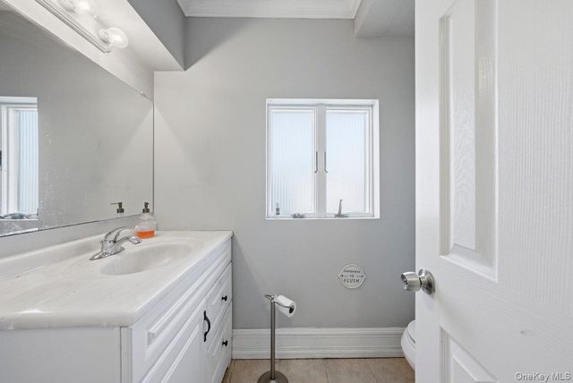 28 Crescent Place, Yonkers, NY 10704