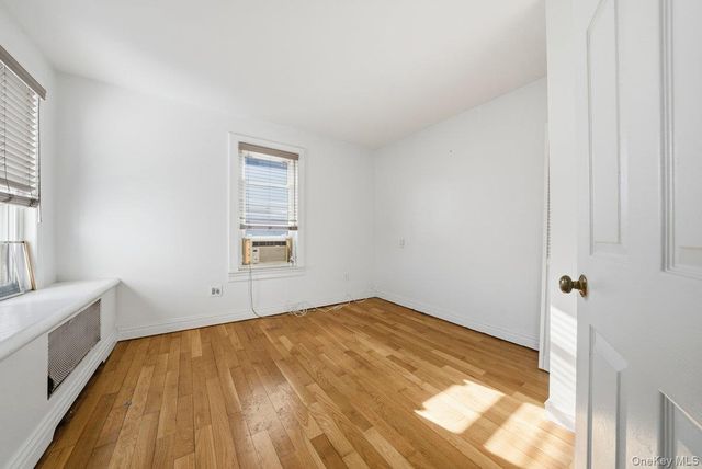 28 Crescent Place, Yonkers, NY 10704