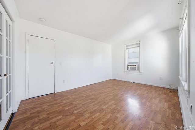 28 Crescent Place, Yonkers, NY 10704