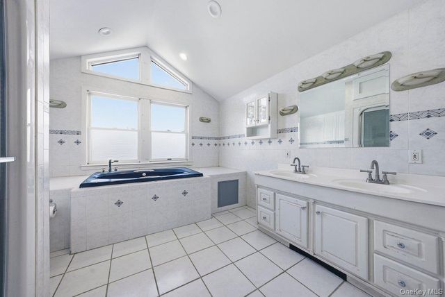 28 Crescent Place, Yonkers, NY 10704