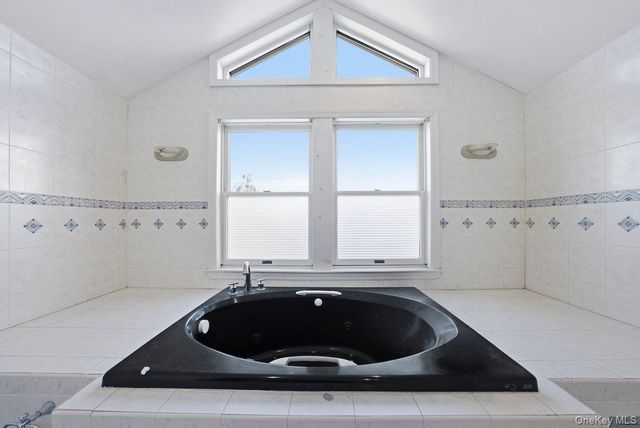 28 Crescent Place, Yonkers, NY 10704