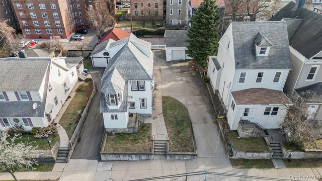 28 Crescent Place, Yonkers, NY 10704