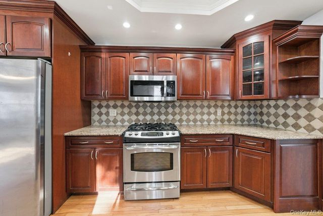 28 Crescent Place, Yonkers, NY 10704