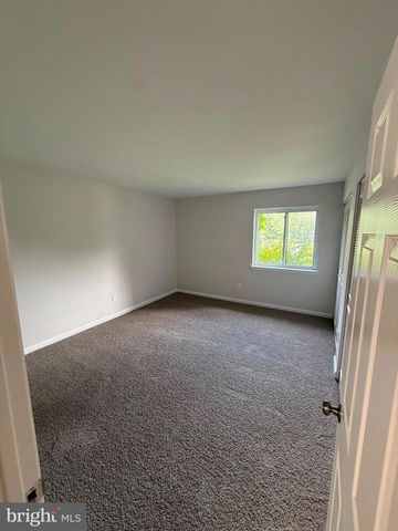 505 MEADOW WOODS LN, Lawrence Twp, NJ 08648