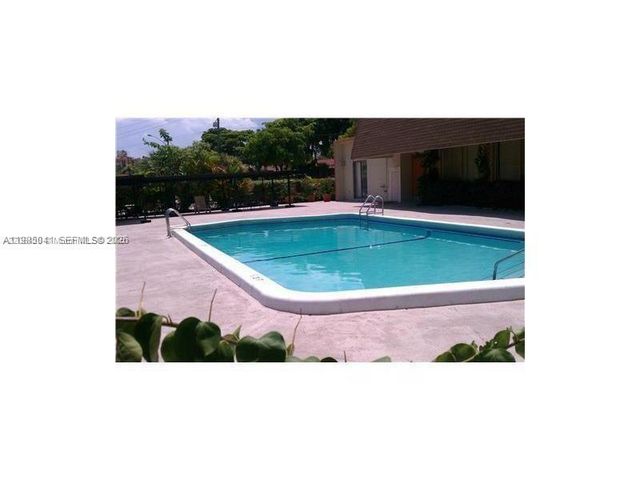 16950 W Dixie Hwy A-529, North Miami Beach, FL 33160