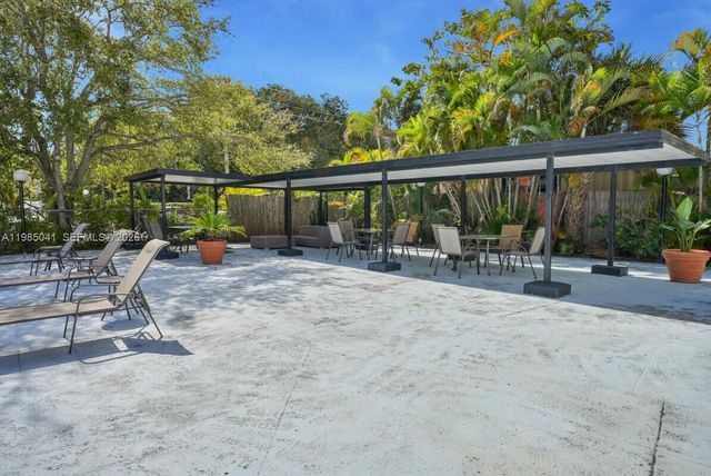 16950 W Dixie Hwy A-529, North Miami Beach, FL 33160