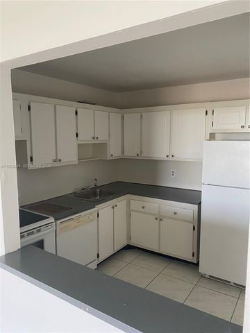 16950 W Dixie Hwy A-529, North Miami Beach, FL 33160