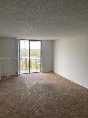 16950 W Dixie Hwy A-529, North Miami Beach, FL 33160