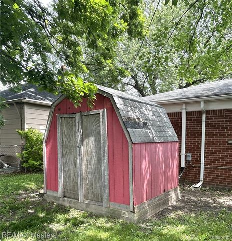 4210 Hazel Avenue, Lincoln Park, MI 48146