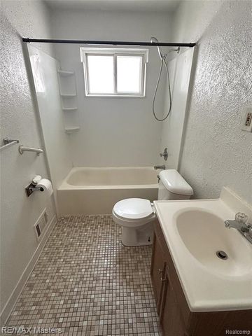 4210 Hazel Avenue, Lincoln Park, MI 48146