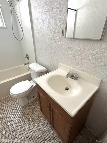 4210 Hazel Avenue, Lincoln Park, MI 48146