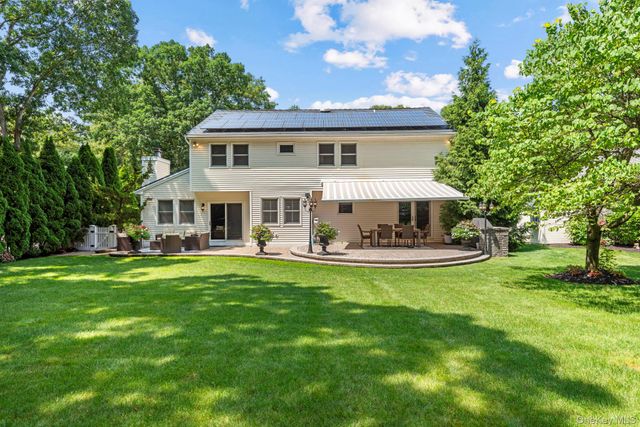 35 Pine Ridge Drive, Smithtown, NY 11787