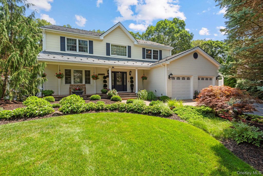 35 Pine Ridge Drive, Smithtown, NY 11787