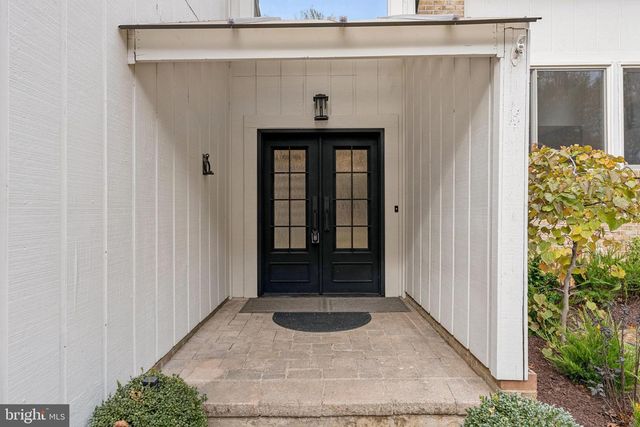 11000 OAKTON WOODS WAY, Oakton, VA 22124