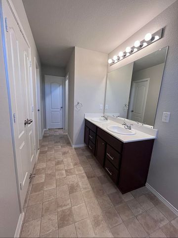 2212 Greystone Drive, Denton, TX 76207