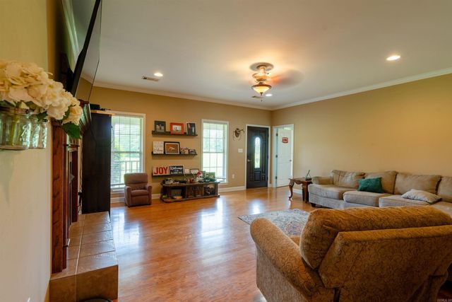 615 Yarnell Rd, Searcy, AR 72143
