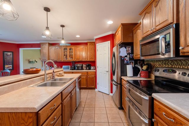 615 Yarnell Rd, Searcy, AR 72143