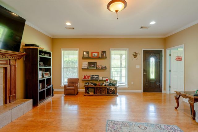 615 Yarnell Rd, Searcy, AR 72143