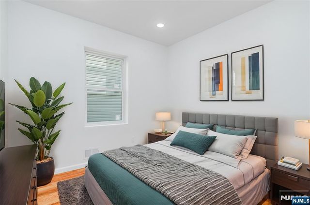 85 Myrtle Avenue, Jersey City, NJ 07305