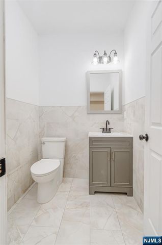 85 Myrtle Avenue, Jersey City, NJ 07305