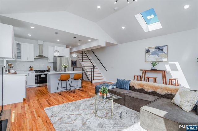 85 Myrtle Avenue, Jersey City, NJ 07305