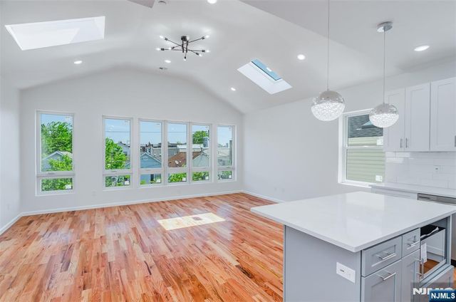 85 Myrtle Avenue, Jersey City, NJ 07305