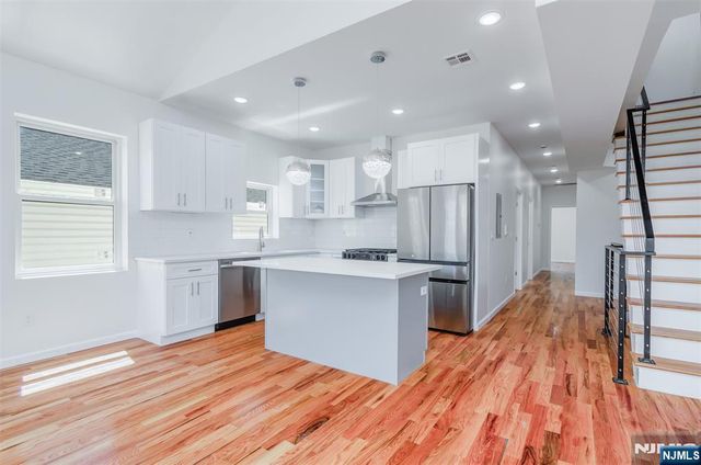 85 Myrtle Avenue, Jersey City, NJ 07305