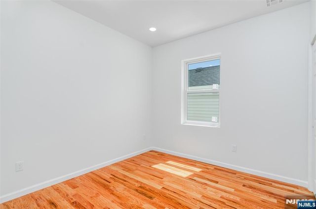 85 Myrtle Avenue, Jersey City, NJ 07305