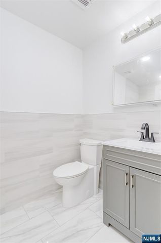 85 Myrtle Avenue, Jersey City, NJ 07305