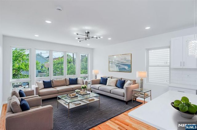 85 Myrtle Avenue, Jersey City, NJ 07305