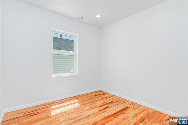 85 Myrtle Avenue, Jersey City, NJ 07305