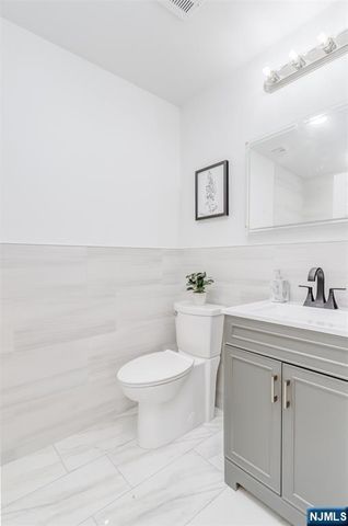 85 Myrtle Avenue, Jersey City, NJ 07305