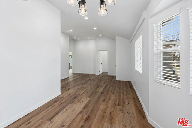 1800 S Dunsmuir Avenue, Los Angeles, CA 90019