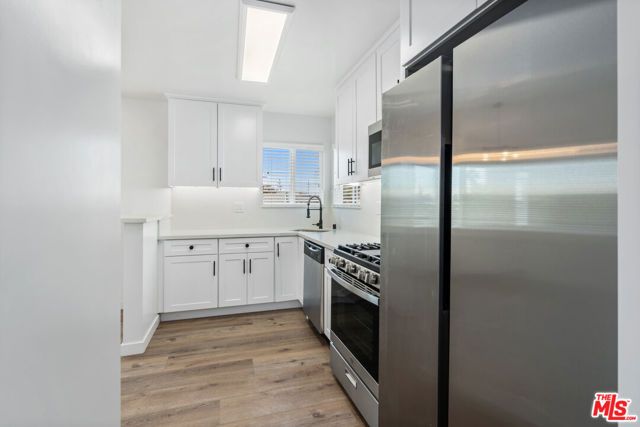 1800 S Dunsmuir Avenue, Los Angeles, CA 90019