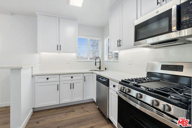 1800 S Dunsmuir Avenue, Los Angeles, CA 90019
