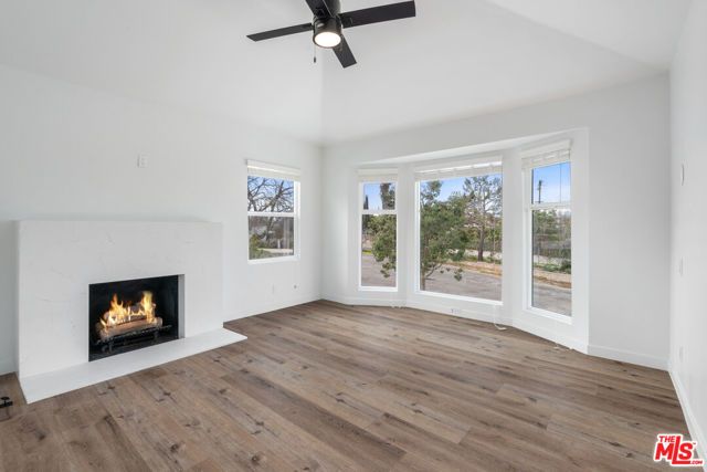 1800 S Dunsmuir Avenue, Los Angeles, CA 90019