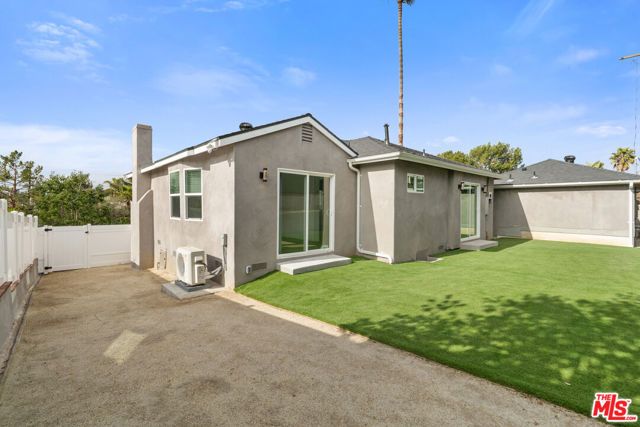 1800 S Dunsmuir Avenue, Los Angeles, CA 90019