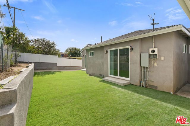 1800 S Dunsmuir Avenue, Los Angeles, CA 90019