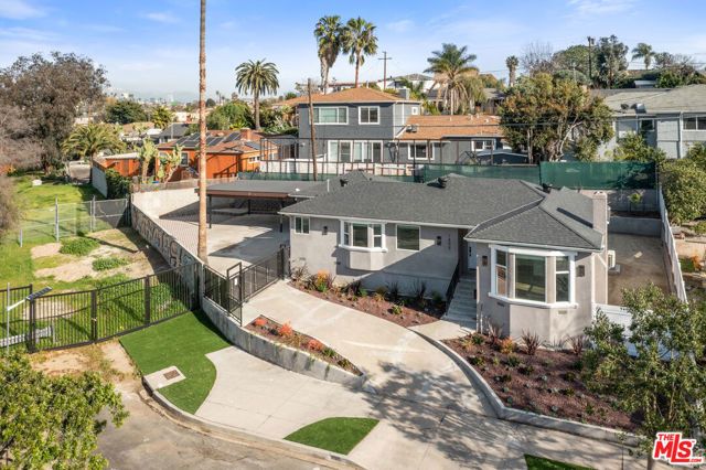 1800 S Dunsmuir Avenue, Los Angeles, CA 90019