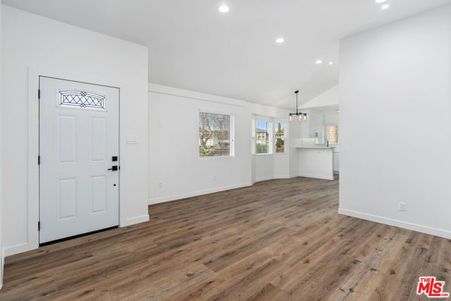1800 S Dunsmuir Avenue, Los Angeles, CA 90019